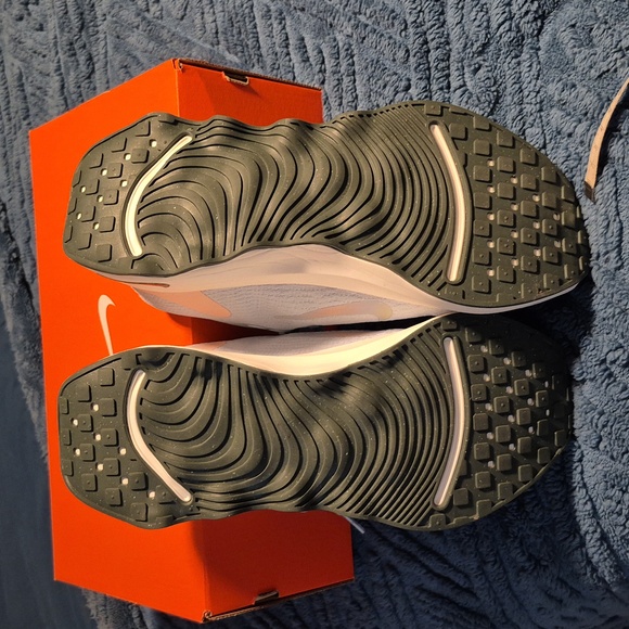 Nike Motiva Walking Shoe Sz 9 EUC - Picture 7 of 9